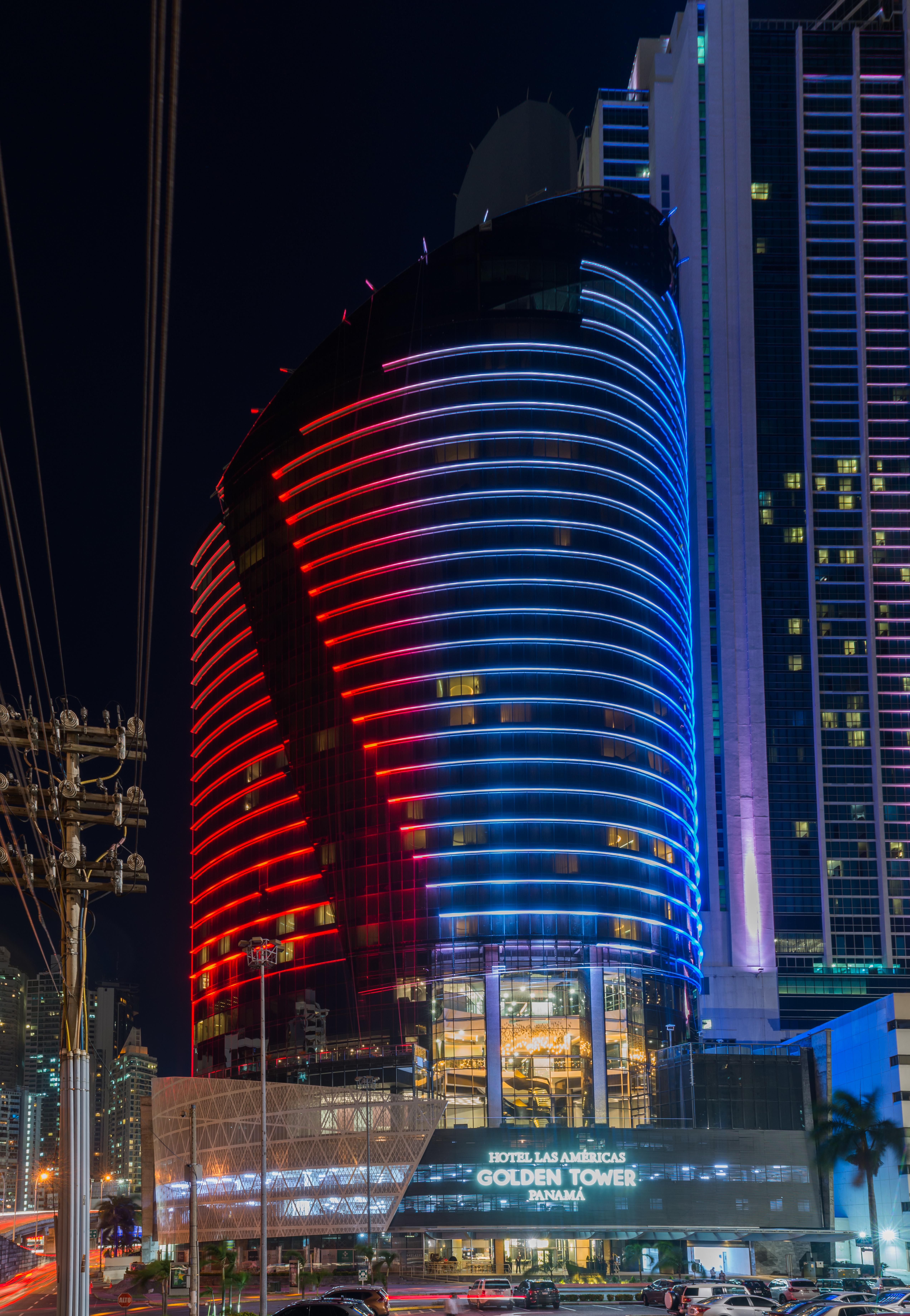 Hotel Las Americas Golden Tower Panama Exterior photo The hotel at night