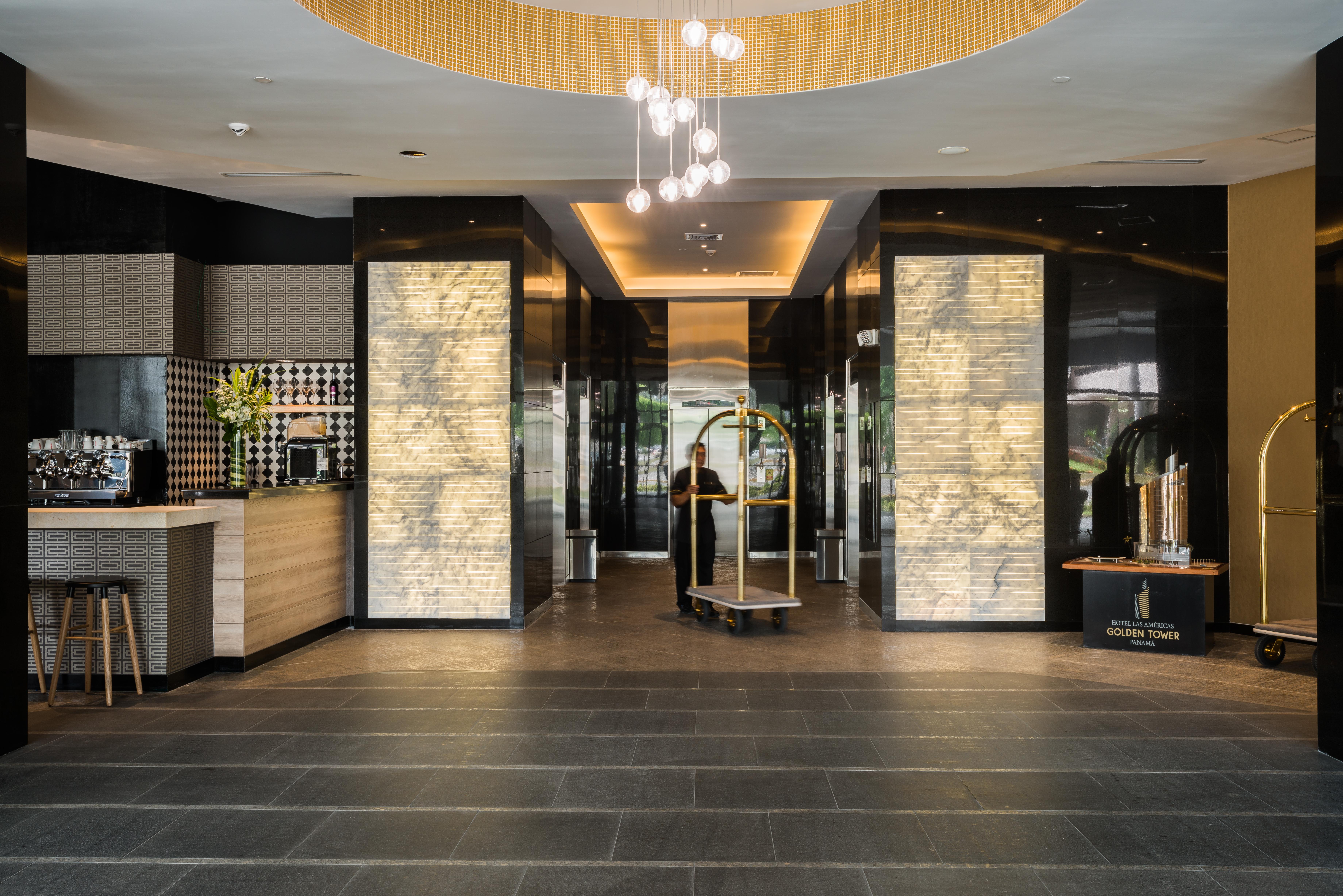 Hotel Las Americas Golden Tower Panama Exterior photo Lobby