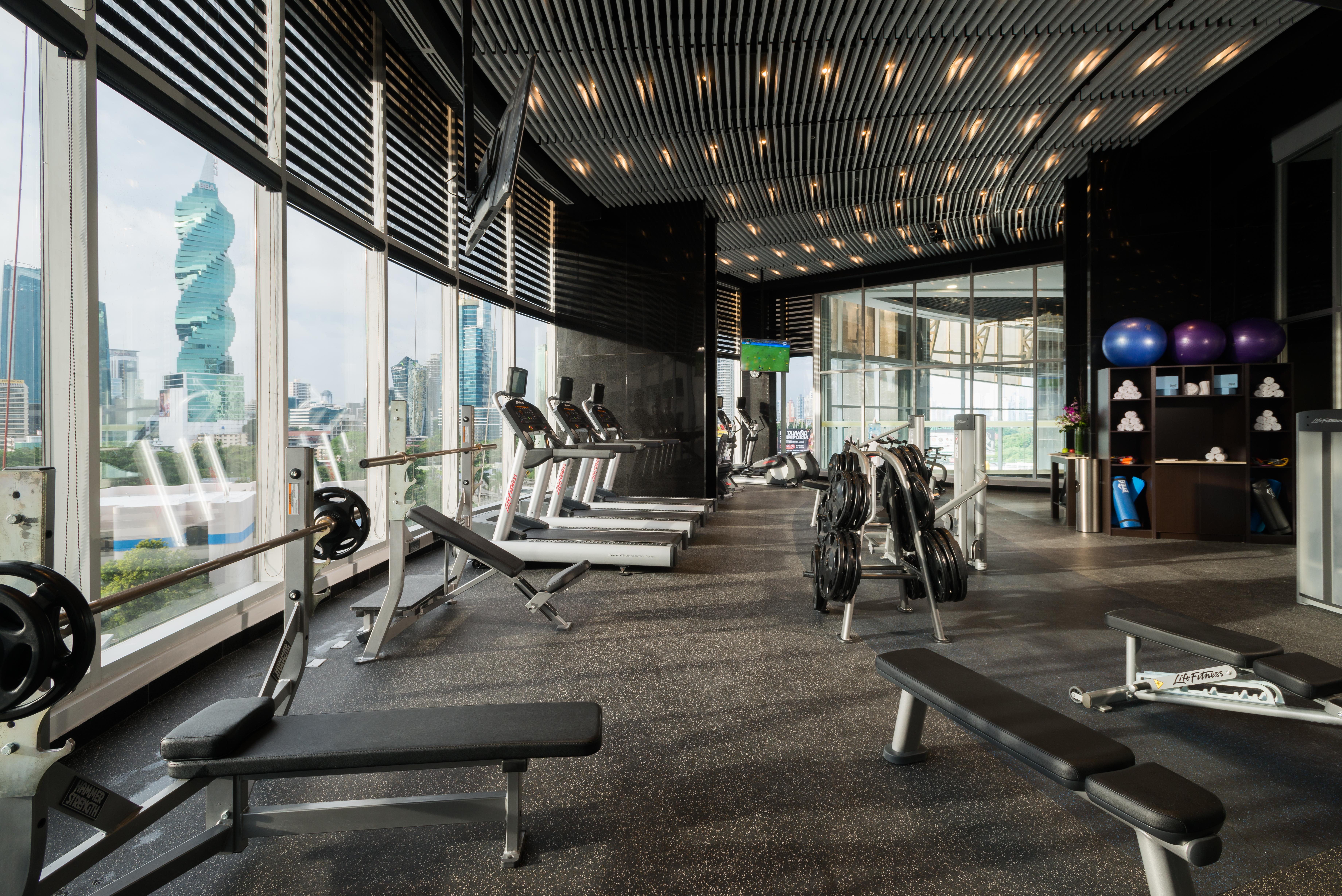 Hotel Las Americas Golden Tower Panama Exterior photo The gym at the 101 Tower