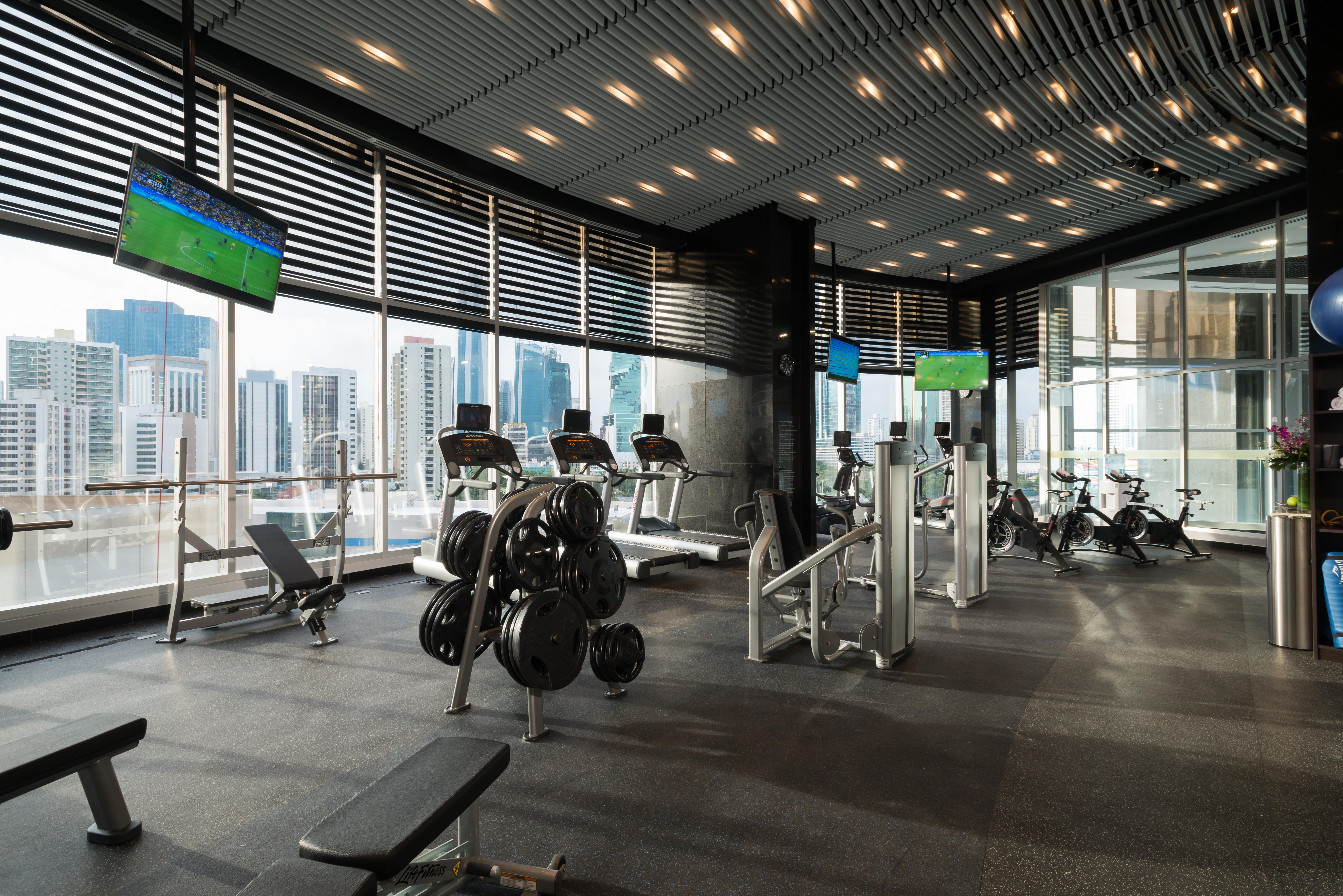 Hotel Las Americas Golden Tower Panama Exterior photo The gym at the 101 Tower