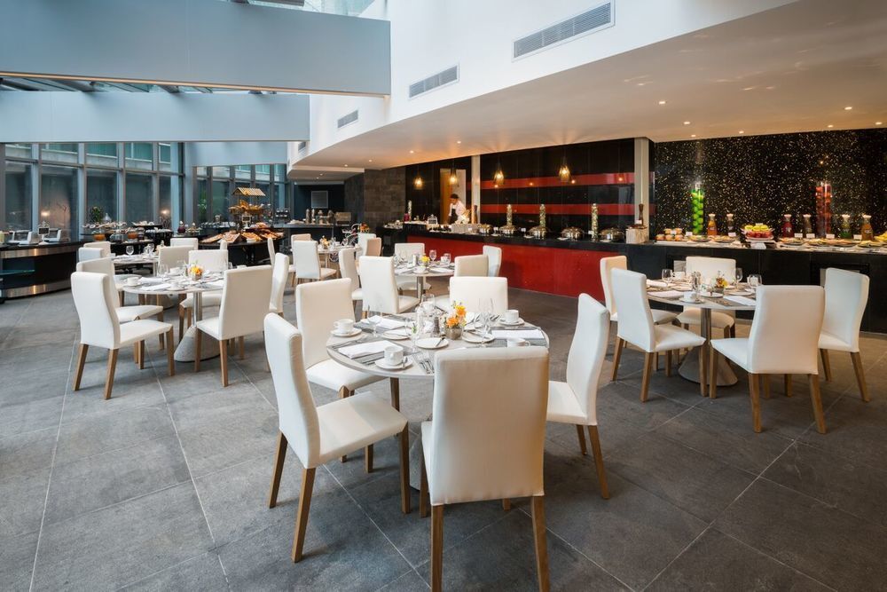 Hotel Las Americas Golden Tower Panama Exterior photo The restaurant